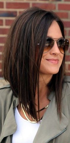 Angled Bob Haircuts, Penteado Cabelo Curto, Bob Styles, Haircut For Thick Hair, Trending Hairstyles, Bob Haircut