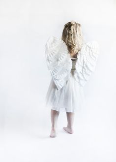 DIY Angel Wings - Say Yes Diy Angel Costume, Toddler Angel Costume, Angel For Halloween, Homemade Costumes For Boys, Halloween Costume Ideas For Kids, Angel Costumes, Costume Ideas For Kids, Costumes For Boys