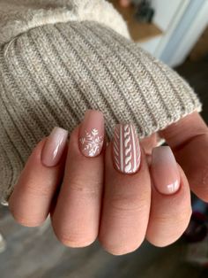 Pink Christmas Nails Acrylic Short, Short Acrylic Nails Coffin Winter, Christmas Nails Coffin Short, Christmas Nails Design Elegant, Xmas Nails Short, Christmas Nails Neutral, Short Xmas Nails, Neutral Christmas Nails, Winter Short Nails