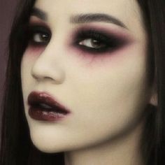 Vampire Makeup Halloween, Ghost Makeup, Halloween Makeup Clown, Halloween Make-up Looks, Vampire Makeup, Halloween Makeup Scary, Halloween Tattoo, Diy Halloween Costumes Easy, Smink Inspiration