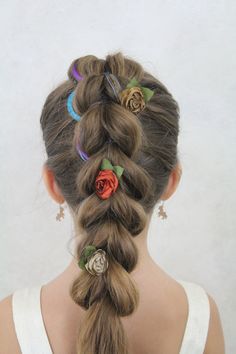 These beautiful little flowers are handmade with burnt orange, tan, and antique gold fabric, and each one has two green leaves peeking out. They are attached to bobby pins that are perfect for slipping into an updo, or just wearing on their own. Short Hair Bangs, Mexican Parties, Teenage Girl Hairstyles, Cool Easy Hairstyles, Crown Braids, Mexican Hairstyles, Pin Curl, Wedding 101, Paris Hair