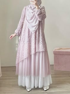 Gamis Casual Hijab Outfit, Tunik Modern Simple, Dress Brokat Modern, Muslimah Fashion Casual, Moslem Fashion, Muslim Outfits Casual, Muslimah Dress, Muslim Women Fashion, Mode Abaya