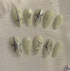 Silver Chrome Nails, Y2k Nail, Nail Art Idea, Y2k Nails, Green And Silver