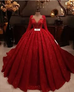 Red Quince Dress, Charro Quince, Red Wedding Gowns, Red Ball Gowns, Quinceanera Dresses Red, Baju Kahwin, Dresses Lavender