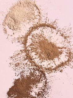 Wowder Glossier, Makeup Powder Photography, Pressed Powder Photography, Glossier Wowder, Glossier Girl, Makeup Backgrounds, Lip Scrub Recipe, Henna Brows, Finishing Powder