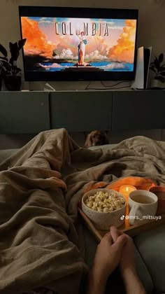 Couples Movie Night, Surfergirl Style, Movie Night Gift, Dream Dates, Romantic Date Night Ideas, Fall Dates, At Home Date, Cute Date Ideas, Date Idea