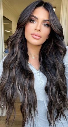 Money Piece In Black Hair, Black Hair With Blonde Balayage, Dimensional Brunette Dark, Toffee Hair Color, Chocolate Brown Hair Ideas, Balayage Dimensional, Chocolate Brown Hair With Highlights, Rich Chocolate Brown Hair, Dark Brown Hair Extensions