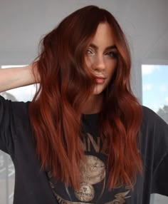 Red Hair Dark Eyebrows, Hair Ideas For Winter, Spring Red Hair, Spring Red Hair Color, Copper Hair Dark, Red Hair Color Ideas, Winter Hairstyle, Spring Red