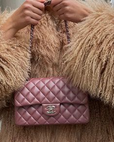 Beautiful Bed Designs, Luxury Bags Collection, Bag Obsession, Pink Chanel, Fancy Bags, Everything Pink, Classic Flap, Cute Bags