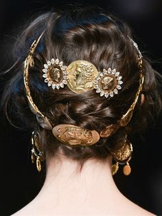 Fire And Blood, Fashion Week Spring 2014, Dolce E Gabbana, Headband Hairstyles, Hair Accessories For Women, Latest Fashion For Women, Fashion Week Spring, Hair Jewelry