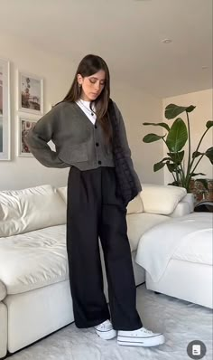 Slacks Outfit, Corporate Girly, Black Pants Outfit, Teaching Outfits, Casual Outfits For Work, Stylish Work Attire, Corporate Outfits, Business Casual Outfits For Work