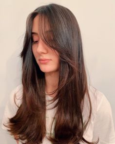 Shape Haircut, Layered Hair With Bangs, Long Hairstyle, Bangs With Medium Hair, Easy Hairstyle, Haircuts Straight Hair, Long Hair With Bangs, Penteado Cabelo Curto, Long Layered Hair