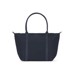 Améliorez votre jeu de déjeuner avec le sac à lunch Bugatti Tote - un mélange parfait de style, de fonctionnalité et de praticité. Que vous alliez au bureau, à l'école ou pour un pique-nique au parc, ce sac à lunch est le compagnon ultime des personnes occupées en déplacement. Faites une déclaration avec Bugatti. Sac Lunch, Picnic In The Park, Office School, Lunch Bag, Bugatti, The Park, The Office, The Go, Bag Accessories