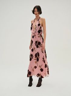 Prepare to charm in the Rose Velvet pink maxi dress—a long floral dress with a plunging front and back cowl neckline, plus halter straps. Wear it to your most chic winter events. Order Dresses Online, Long Floral Dress, Velvet Pink, Rose Velvet, Velvet Maxi, Velvet Maxi Dress, Halter Maxi Dress, Floral Dresses Long, Dress Order