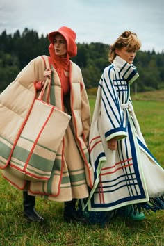 Mountain Mama, Picnic Party, A Picnic, Mode Inspo, Fashion Designer, High Fashion, Fashion Photography