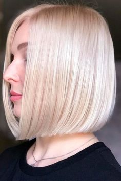 Angled Bob Hairstyles, Trendy Bob Hairstyles, Long Hairstyle, Dirty Blonde Hair, Short Bob Haircuts, Short Hairstyle, Embrace Change, Short Blonde, Thinning Hair