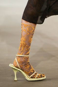 Acne Studios Men & Women Fall Winter 2020 Paris - NOWFASHION Kolhapuri Chappals Men, Woodland Shoes For Men, Mens Footwear Casual, Chappals Men, Shoes Mens Formal, Mens Footwear Trends, Woodland Shoes, Acne Studios Men, Pajama Men