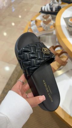 #pinterest #kurtgeiger #kurtilover #slides Kurt Slides, Kurt Geiger Slides, Kurt Sandals, Baddie Slides, Kurt Geiger Sandals, Classy Sandals, Slides Outfit, Cute Slides