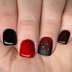 Halloween Manicures Short Nails, Pink Halloween Nails Simple, Spooky Nail Inspiration, Nails With Two Colors, Halloween Nail Designs Acrylic Square, Nail Inspired Halloween, Spooky Halloween Nail Designs Short, Easy Halloween Nails Design Short, Easy Halloween Gel Nail Designs