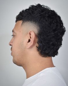 Skullet Haircut, Mullet Men, Corte Mullet, Haircut Designs For Men, Mullet Fade, Hairstyle Tips, Men's Hairstyle, Mullet Haircut, Modern Mullet