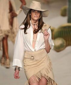 Country Western Fashion, Cowgirl Western Wear, Suede Fringe Skirt, Western Summer, Elle Fashion