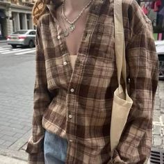 Bought And Never Worn Super Soft And Amazing Quality Not Sold Online/In Stores Anymore Simple Womens Style, Half Button Up Shirt Outfit, Brown Fannels Shirts Outfits, Brown Plaid Button Up Outfit, Brown Flannel Aesthetic, Fall Shirts Aesthetic, Girly Flannel Outfits, Small Town Outfits Style, Vintage Fall Fashion 70s