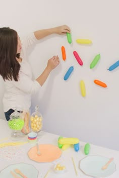 Sprinkle Photo Backdrop, Sprinkles Themed Birthday Party, Rainbow Sprinkle Birthday Party, Sweet One Centerpieces Diy, Sprinkle Balloon Arch, Baby Sprinkle Balloon Arch, Sprinkle Drinks, Sprinkle Balloon Garland, Sprinkle Theme Baby Shower Ideas