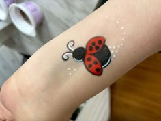 Face Paint Ladybug, Easy Face Painting Ideas For Boys, Ladybug Makeup Women, Ladybug Face Painting, Bug Face Paint, Easy Face Painting Designs Simple, Easy Face Paint Designs, Quick Face Painting Ideas For Kids, Small Face Paint