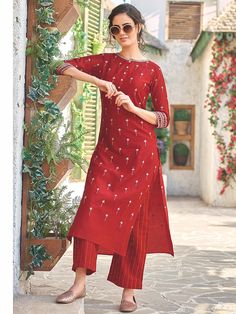 Red Kurti Design, Indian Formal Wear, Design Kurti, Silk Kurti Designs, Stylish Kurtis Design, New Kurti Designs, Simple Kurta Designs, Kurti Patterns, Designer Kurti Patterns