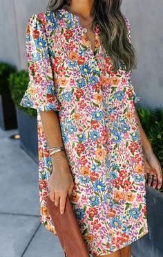 True to size Casual Tunic Dress, Exude Confidence, Casual Tunics, Boho Mini Dress, V Neck Midi Dress, Bohemian Floral, Dresses Floral, Flutter Sleeve Dress, Floral Dresses