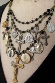 Vintage Assemblage Jewelry, Rosary Jewelry, Junk Jewelry, Vintage Jewelry Crafts, Paris Mode, Catholic Jewelry, The Prayer