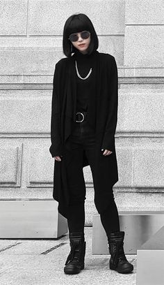 36 Black Outfits Ideas Worth Checking Out - Ninja Cosmico Alternative Corporate Fashion, Corporate Goth Outfits, High Fashion Goth, Goth Fashion Aesthetic, Modern Goth, Casual Goth, Corporate Goth, Tokyo Street Fashion