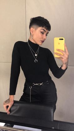 Stil Rock, Lob Hairstyles, Bob Haircut For Round Face, Androgynous Hair, Buzzed Hair, Super Short Hair, Punk Hair, Shot Hair Styles, Very Short Hair