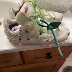 Sneakers Pre Owned Authentic Sz5.5 Waffle Racer Electric Green A+Condition White Shoes Nike, Virgil Abloh Off White, Off White Virgil Abloh, Nike Waffle Racer, Off White Virgil, Electric Green, Nike Waffle, Off White Shoes, Green A