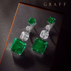 Exotic Earrings, Emerald And Diamond Earrings, Bijoux Art Deco, Diamond Dangle Earrings, Emerald Earrings, Fabulous Jewelry, Emerald Jewelry, High Jewelry