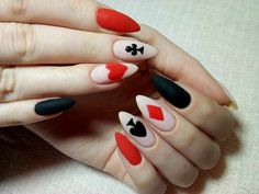 Nails With Cards Design, Halloween Queen Of Hearts Nails, Alice In Borderland Nails, Vegas Nails Design, Playing Cards Nails, Queen Of Heart Nails Designs, Playing Cards Nail Art, Alastor Nails