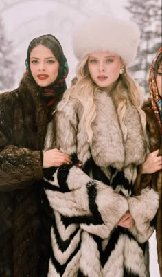 Russian Clothing, Russian Winter, Winter Princess, Fur Coats, Fur Fashion, Mode Vintage