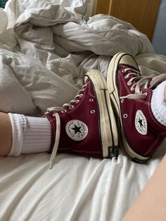 james potter ★ marauders era Red Converse, Lily Evans, James Potter, Swag Shoes, Mode Inspo, Red Aesthetic