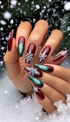 Noel Nail Art, Cruise Nails, New Years Nail Designs, New Nail Art Design, Festive Nail Art