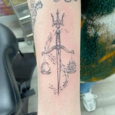 tatuagem de percy jackson Emily Tattoo, Percy Jackson Tattoo, Golden Tattoo, Tattoos Ideas, Tattoo Inspo, Percy Jackson, Small Tattoos, Tattoo Ideas, Tattoos