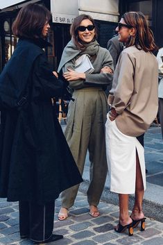 2023 Lookbook, Women Gathering, Street Style Blog, Phoebe Philo, Fall 2023