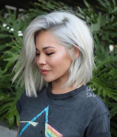 Choppy Bob Haircut for Round Face Short Hair For Circle Face, Short Haircuts For Round Faces, Haircut For Round Face, White Bob, Short Hairstyles For Round Faces, Haircuts For Round Faces, Circle Face, Short Hair Cuts For Round Faces