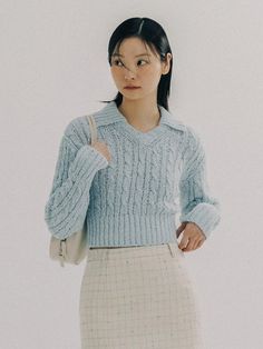 The long-sleeved knit sweater that mixed of two kinds of fabric with cable knitted pattern. Featuring the spread collar design, and wide ribbed hem that creates slim waistline. The collar detail and cropped length of the sweater make it easy to style casual looks. - Spread collar and long-sleeved design- Cable pattern throughout- Ribbed trim at collar, sleeves, and hem- Cropped length and slim silhouette- Casual and daily mood Knit Collared Shirt Pattern, Collared Shirt Pattern, Knit Collared Shirt, Knitwear Outfit, Daily Mood, Cable Pattern, Kinds Of Fabric, Collar Designs, Sweater Making