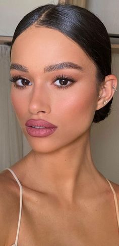 49 Incredibly Beautiful Soft Makeup Looks For Any Occasion : Soft Glam for Green Eyes Makeup Cantik, Light Makeup Looks, Wedding Glam, Soft Makeup Looks, Prom Makeup Looks, Bridal Makeup Natural, Formal Makeup