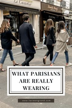 Everyday Parisian Street Style With 25 Outfits |La Vie On Grand Parisian Street Style, Style Parisian Chic, French Outfits, French Chic Fashion, Parisian Outfits, October Outfits, Parisienne Style, Parisian Street