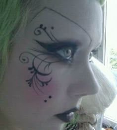 Maquillage Goth, Face Cake