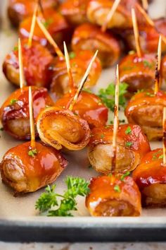 60+ Easy Thanksgiving Appetizers & Finger Foods Waterchestnut Recipes, Easy Appetizers Dips, Bacon Crackers, Bacon Wrapped Water Chestnuts, Gluten Free Appetizer, Easy Finger Food, Christmas Recipes Appetizers, Water Chestnuts