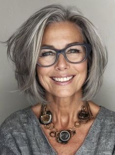 Womens Gray Hair, Short Haircut For Gray Hair, Womens Grey Hair, Short Layered Gray Hair, Hairstyles 60 And Over, Glasses And Grey Hair, Women Short Layered Haircuts, Gray Hair Glasses, Over 60 Womens Hairstyles