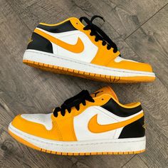 Air Jordan 1 Low ‘Taxi White’ Size W 9 / M 7.5 Only Worn A Few Times Air Jordan 1 Low Taxi, Jordan 1 Low Taxi, White Taxi, Shoes Air, Air Jordan 1 Low, Jordan 1 Low, Jordans For Men, Air Jordan 1, Jordan Shoes