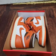 Size 5.5 Authentic Womens Jordan 1 Retro High Og Starfish (D09369 101). New With The Box With Out The Lid Womens Jordan 1, Womens Jordans, Jordan 1 Retro High, Jordan 1 Retro, Orange White, Jordan Shoes, Jordan 1, Color Orange, The Box